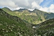 81 Uno dei Laghetti di Caldirolo con vista in Zerna, Masoni, Pes Gerna